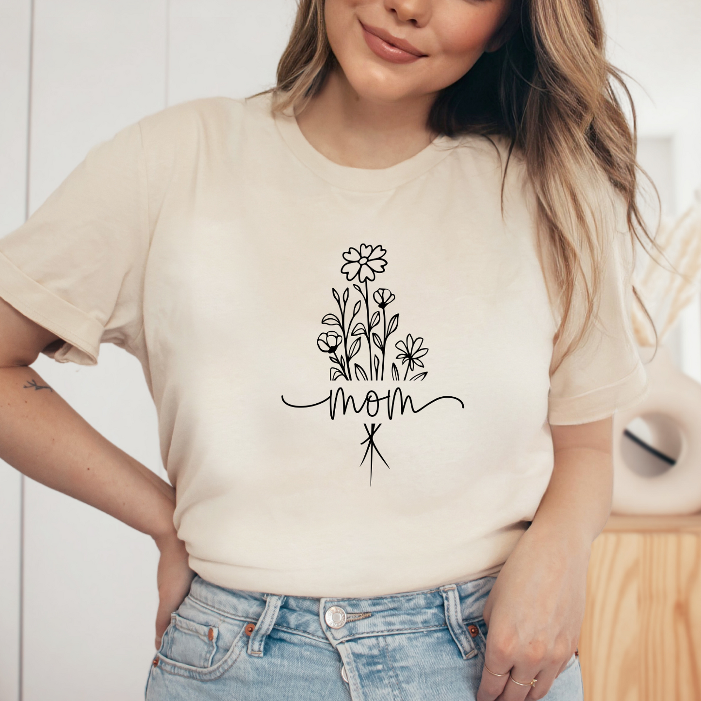 Mom Flower Shirt, Mother's Day Gift, Mom Tee, Mama Tshirt (Mom-04)